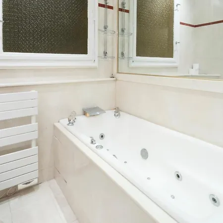 Апартаменты Spcaious Flat 160 M2 Next To Eiffel Tower *