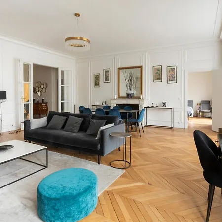 Spcaious Flat 160 M2 Next To Eiffel Tower * Paris