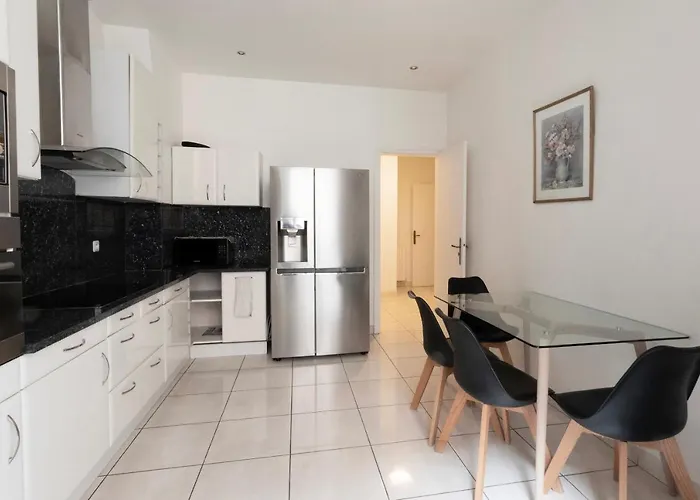 Spcaious Flat 160 M2 Next To Eiffel Tower * Párizs